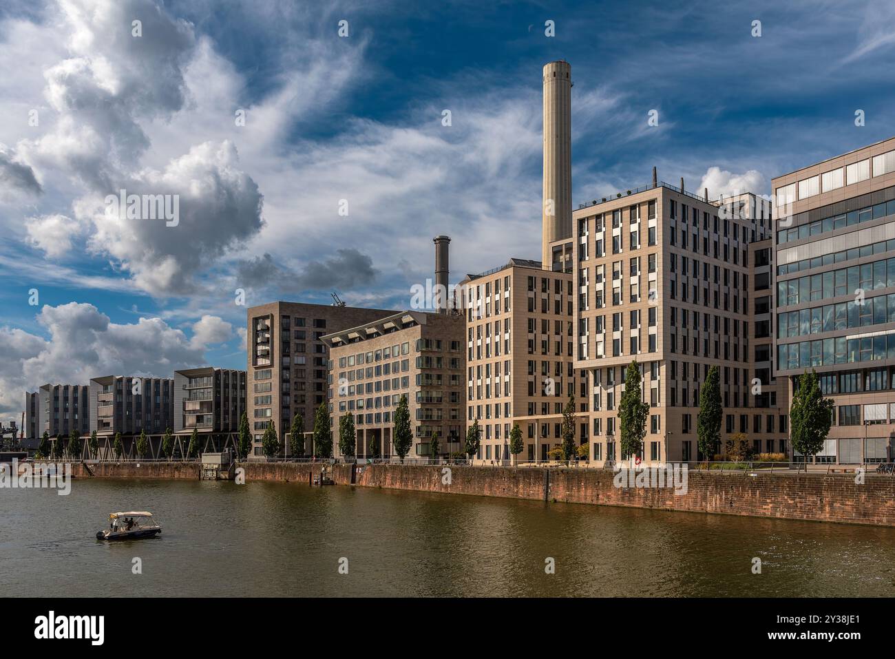 Vue de la zone résidentielle et industrielle Westharbor, Francfort, Allemagne Banque D'Images Vue de la zone résidentielle et industrielle Westharbor, Francfort, Allemagne Banque D'Images