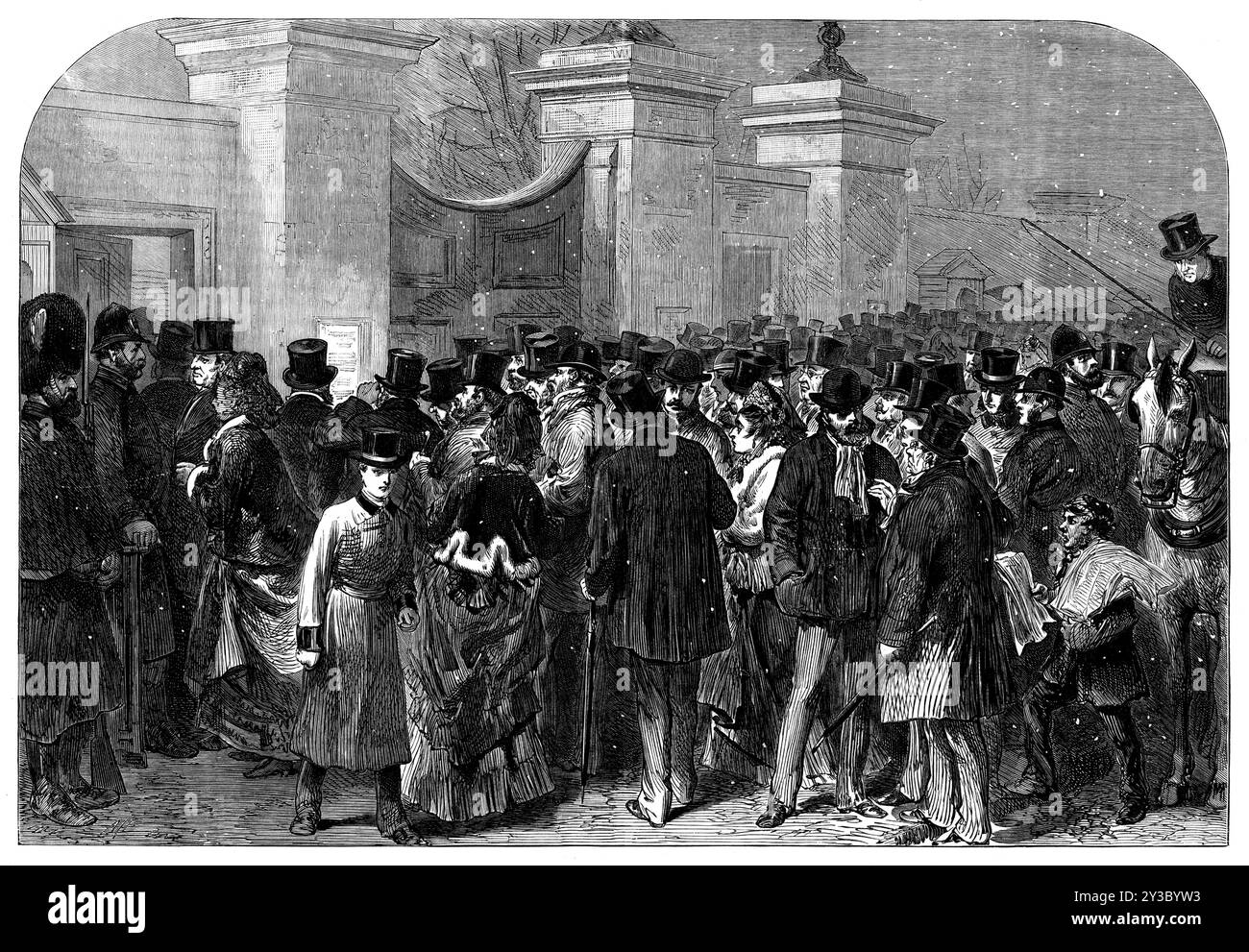 Maladie du Prince de Galles : le bulletin de Marlborough House [à Londres], 1871. Jour après jour, des copies des bulletins, arrivés à Whitehall par télégraphe... ont été postées à la porte de Marlborough House, à Pall-Mall, sur ordre du général Knollys. Si désireux et général était le désir d'apprendre l'état du Prince vendredi et samedi que l'aide de la police a dû être utilisée pour maintenir l'ordre parmi les foules... le même sentiment intense obtenu chaque jour du matin jusqu'à night...in la ville et dans toutes les parties de Londres la condition du Prince était le tout absorbi Banque D'Images
