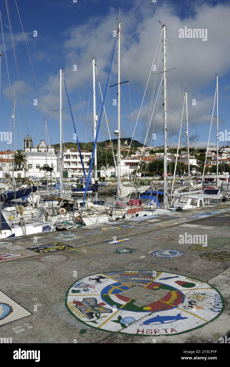 Peintures à la marina de Horta, Faial Banque D'Images