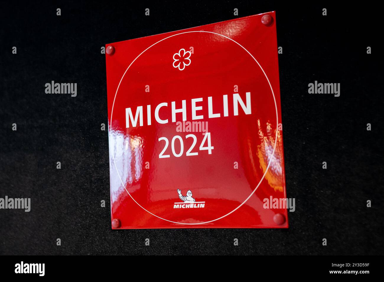 13 septembre 2024, Pologne : dans cette illustration photo, le logo Michelin Star vu dans le restaurant Arco par Paco Perez. (Crédit image : © Mateusz Slodkowski/SOPA images via ZUMA Press Wire) USAGE ÉDITORIAL SEULEMENT! Non destiné à UN USAGE commercial ! Banque D'Images