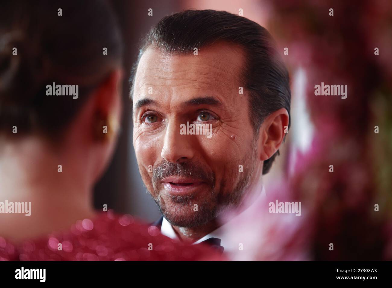 L'acteur William Abadie assiste à la première de la quatrième partie de la saison de la série Netflix 'Emily in Paris' à Cracovie, en Pologne, le 12 septembre 2024. (Photo de Beata Zawrzel/NurPhoto) crédit : NurPhoto SRL/Alamy Live News Banque D'Images
