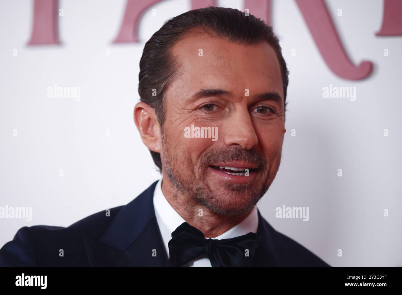 L'acteur William Abadie assiste à la première de la quatrième partie de la saison de la série Netflix 'Emily in Paris' à Cracovie, en Pologne, le 12 septembre 2024. (Photo de Beata Zawrzel/NurPhoto) crédit : NurPhoto SRL/Alamy Live News Banque D'Images