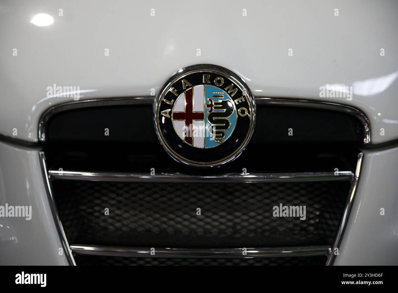 Cracovie, Pologne. 08 septembre 2024. Le logo Alfa Romeo est visible lors du Tuning Show Expo à Cracovie, en Pologne, le 8 septembre 2024. (Photo de Klaudia Radecka/NurPhoto) crédit : NurPhoto SRL/Alamy Live News Banque D'Images