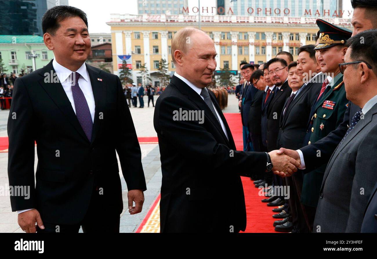 Vladimir POUTINE (Président de la Russie) avec Ukhnaagiin Khurelsukh (Président de la Mongolie), visite en Mongolie du 2 au 3 septembre 2024 visite officielle en Mongolie Vladimir Poutine a effectué une visite officielle en Mongolie à l'invitation du Président de la Mongolie Ukhnaagiin Khurelsukh. Photo:le Kremlin Moscou via Banque D'Images