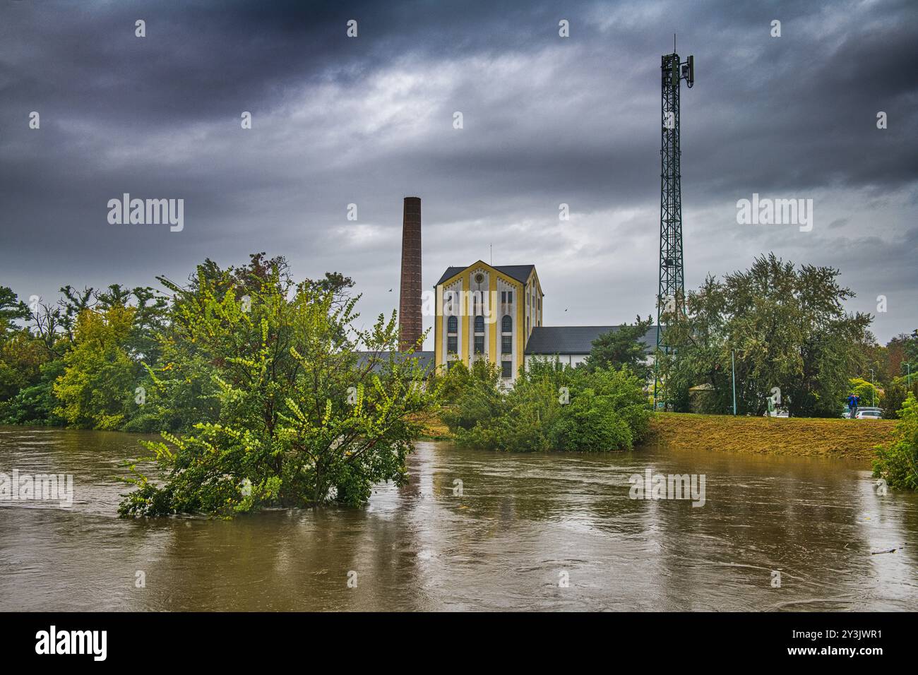 Zidlochovice, République tchèque. 14 septembre 2024. Inondation de la rivière Svratka, dont le niveau monte à Zidlochovice près de Brno, République tchèque, 14 septembre 2024. Crédit : Patrik Uhlir/CTK photo/Alamy Live News Banque D'Images