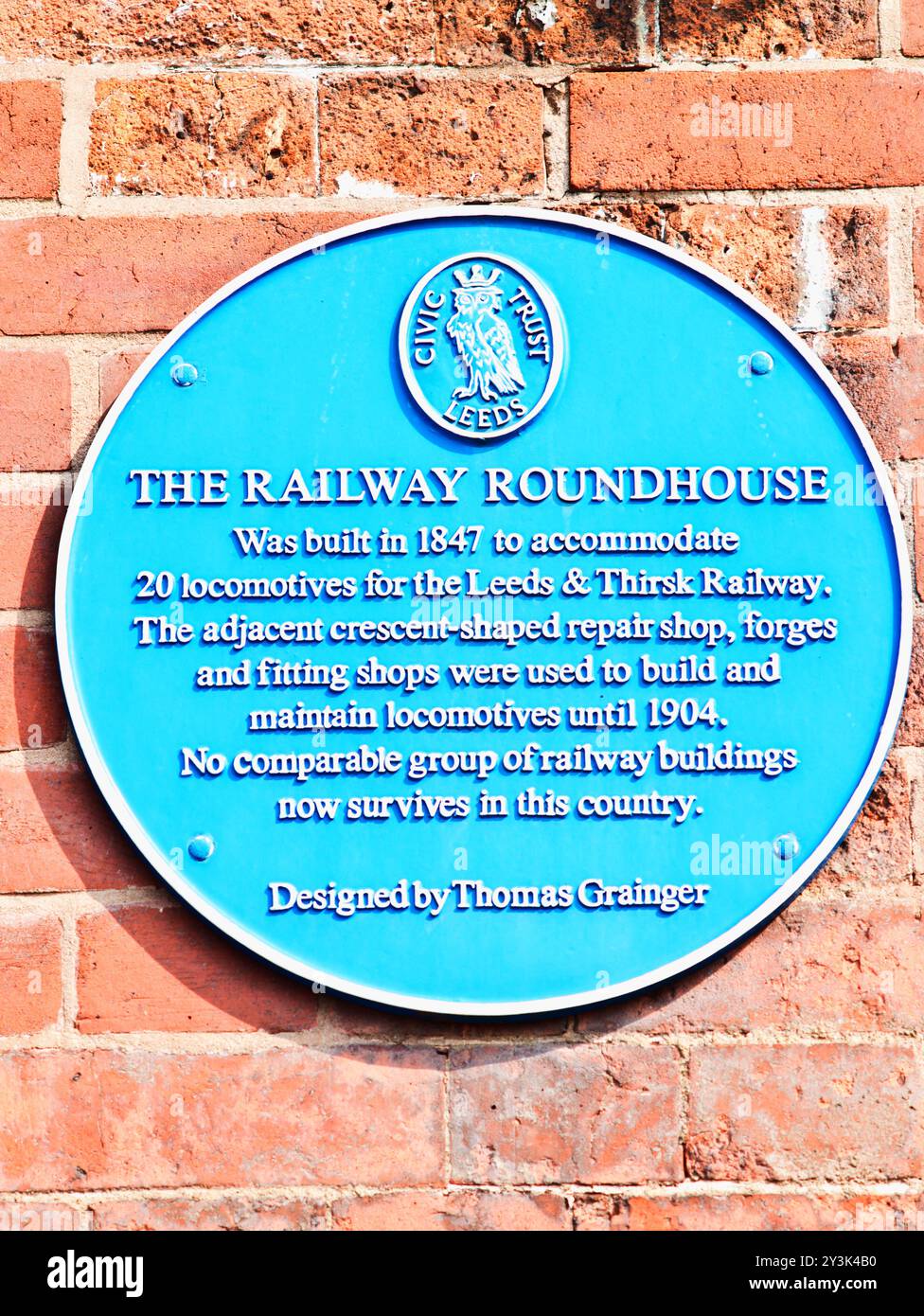 1847 plaque du chemin de fer pour Leeds and Thirsk Railway, Leeds, West Yorkshire, Angleterre Banque D'Images