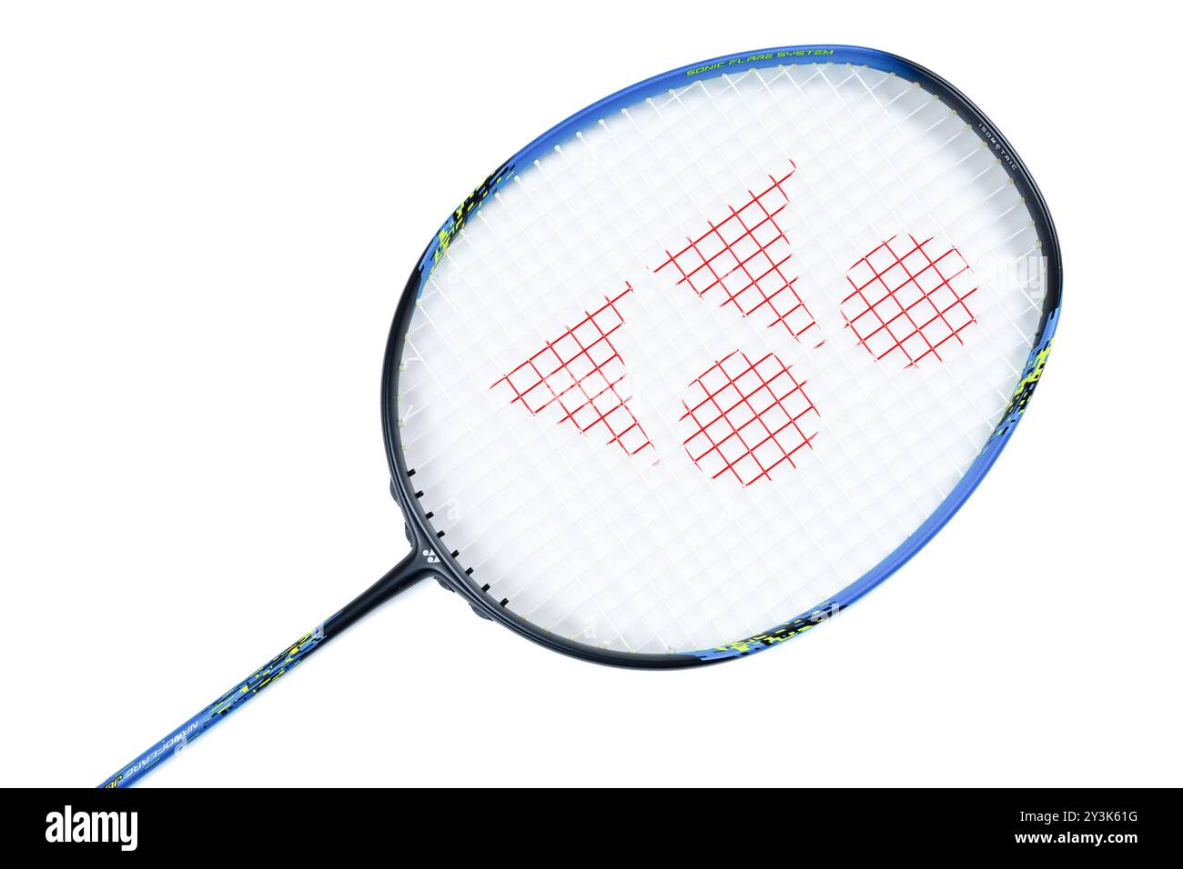 Zhongshan Chine-juillet 28, 2024 : toute nouvelle raquette de badminton Yonex sur fond blanc à composition horizontale. Banque D'Images