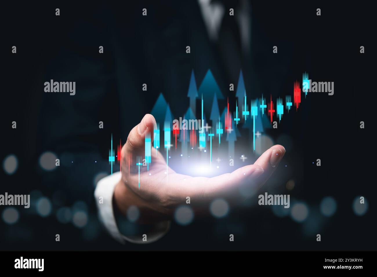 Homme d'affaires présentant le graphique de croissance financière. Accent mis sur la tendance à la hausse, symbolisant le succès. Convient pour la finance, l'investissement, la présentation d'entreprise Banque D'Images