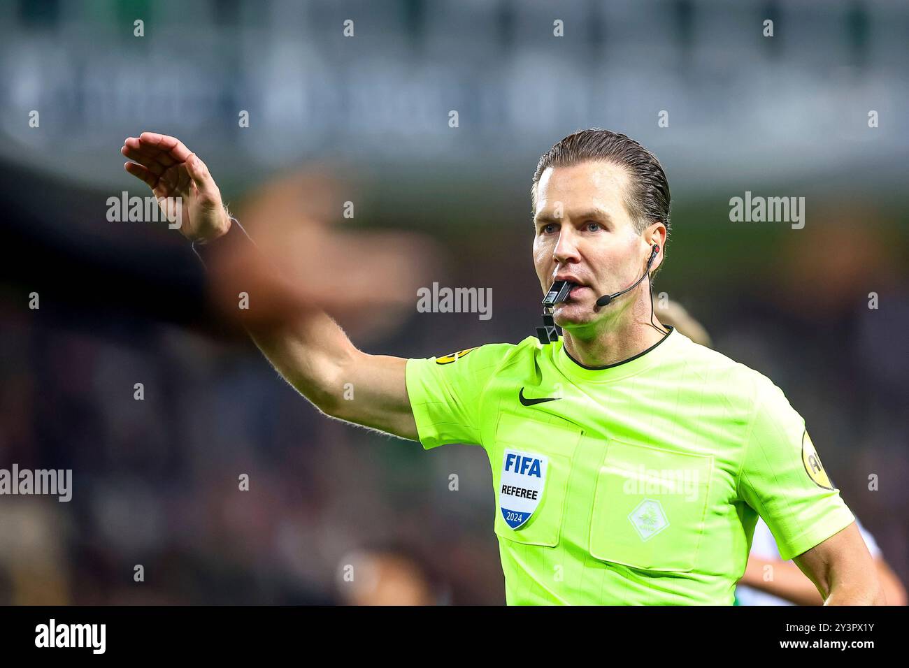 Groningen, pays-Bas. 14 septembre 2024. GRONINGEN, PAYS-BAS - 14 SEPTEMBRE : L'arbitre Danny Makkelie réagit lors du match Néerlandais Eredivisie entre le FC Groningen et Feyenoord à Euroborg le 14 septembre 2024 à Groningen, pays-Bas. (Photo de Pieter van der Woude/Orange Pictures) crédit : dpa/Alamy Live News Banque D'Images