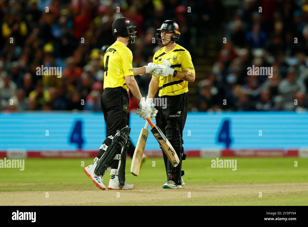 Cameron Bancroft du Gloucestershire et Miles Hammond (à droite) lors du Vitality Blast T20 final match à Edgbaston, Birmingham. Date de la photo : samedi 14 septembre 2024. Banque D'Images