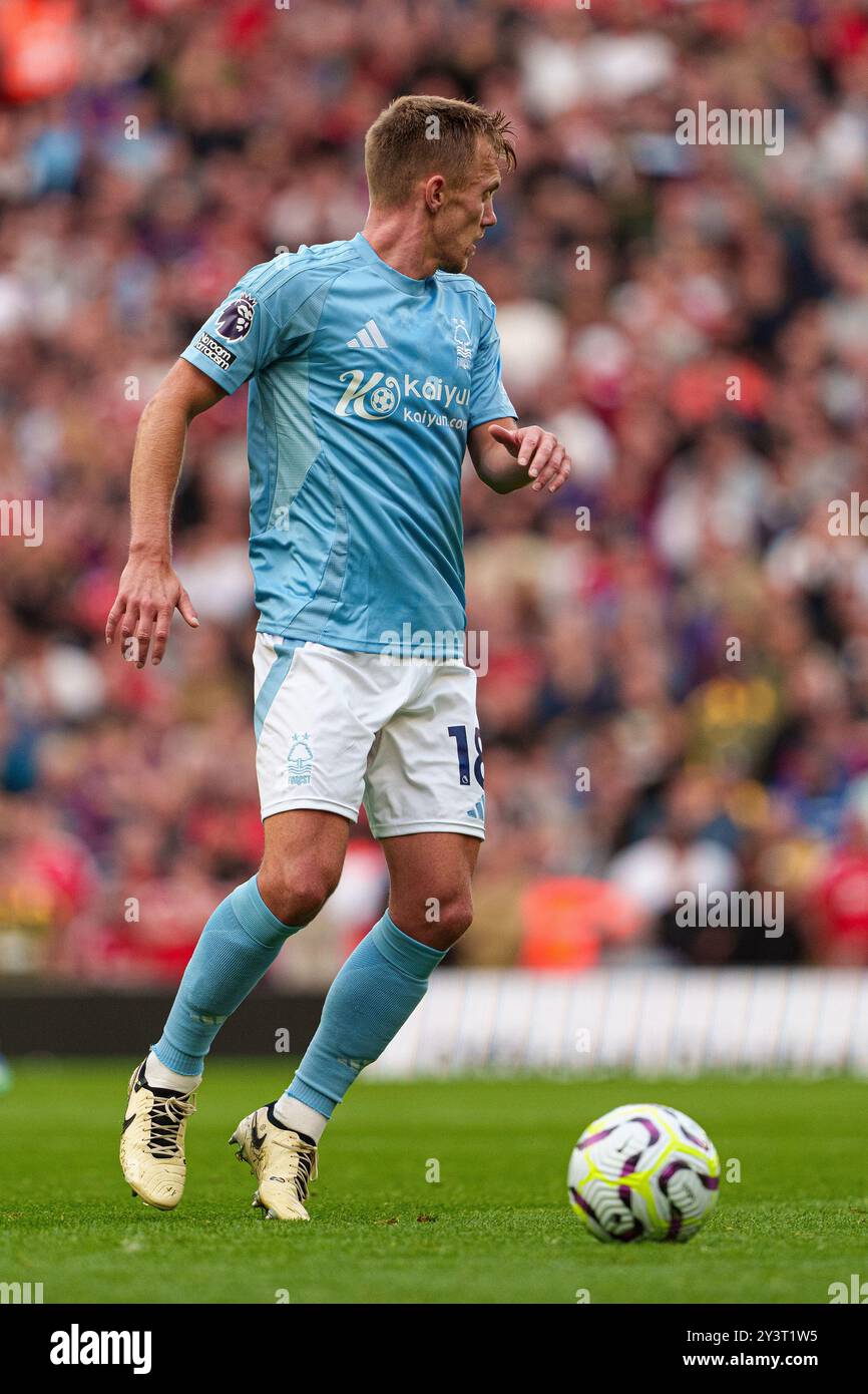 James Ward-Prowse de Nottingham Forest lors du match de premier League entre Liverpool et Nottingham Forest à Anfield, Liverpool le samedi 14 septembre 2024. (Photo : Steven Halliwell | mi News) crédit : MI News & Sport /Alamy Live News Banque D'Images