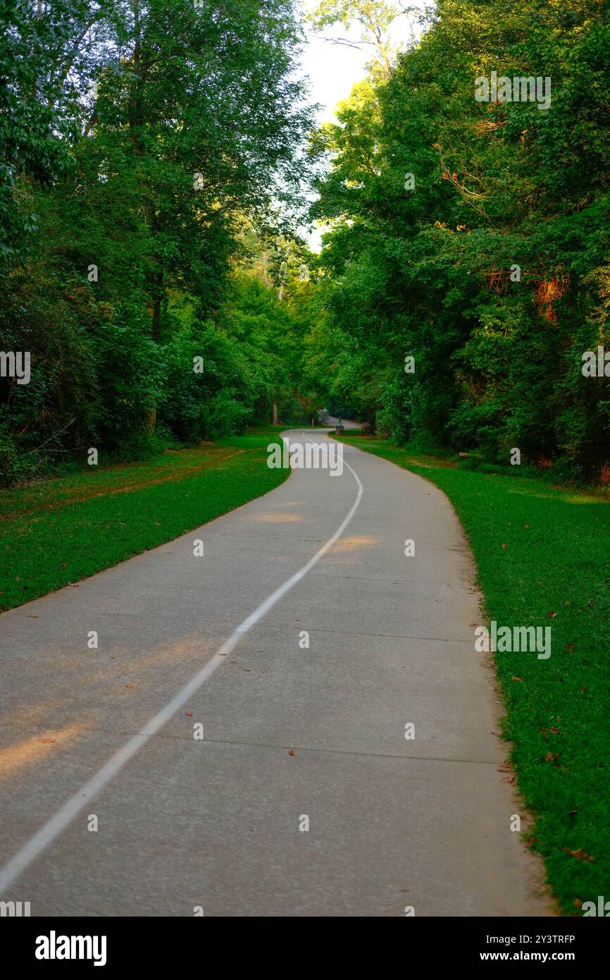 Scènes le long du sentier de randonnée Greeway dans le comté de Forsyth, Géorgie Banque D'Images