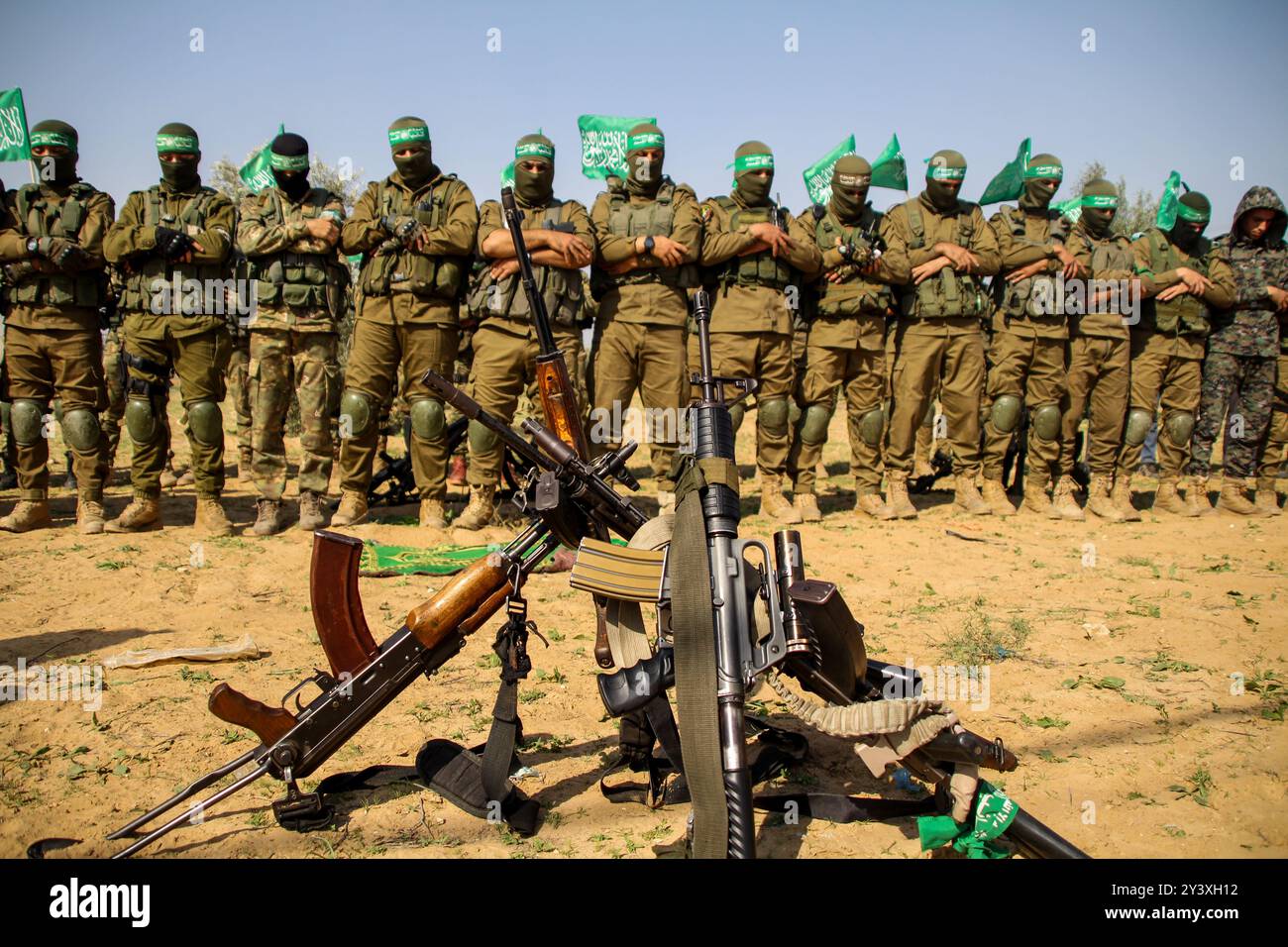Gaza, Palestine. 11 novembre 2019. Les Brigades Izz al-DIN al-Qassam organisent une marche militaire à Khan Younis, dans le sud de la bande de Gaza. Le porte-parole d'Izz al-DIN Qassam, Abu Obeida, a pris la parole lors de l'événement. Les brigades Al-Qassam sont la branche militaire du mouvement de résistance islamique du Hamas Banque D'Images