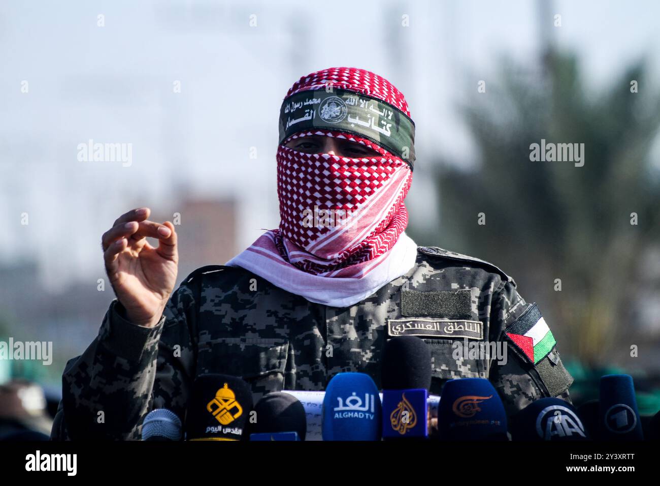 Gaza, Palestine. 11 novembre 2019. Les Brigades Izz al-DIN al-Qassam organisent une marche militaire à Khan Younis, dans le sud de la bande de Gaza. Le porte-parole d'Izz al-DIN Qassam, Abu Obeida, a pris la parole lors de l'événement. Les brigades Al-Qassam sont la branche militaire du mouvement de résistance islamique du Hamas Banque D'Images