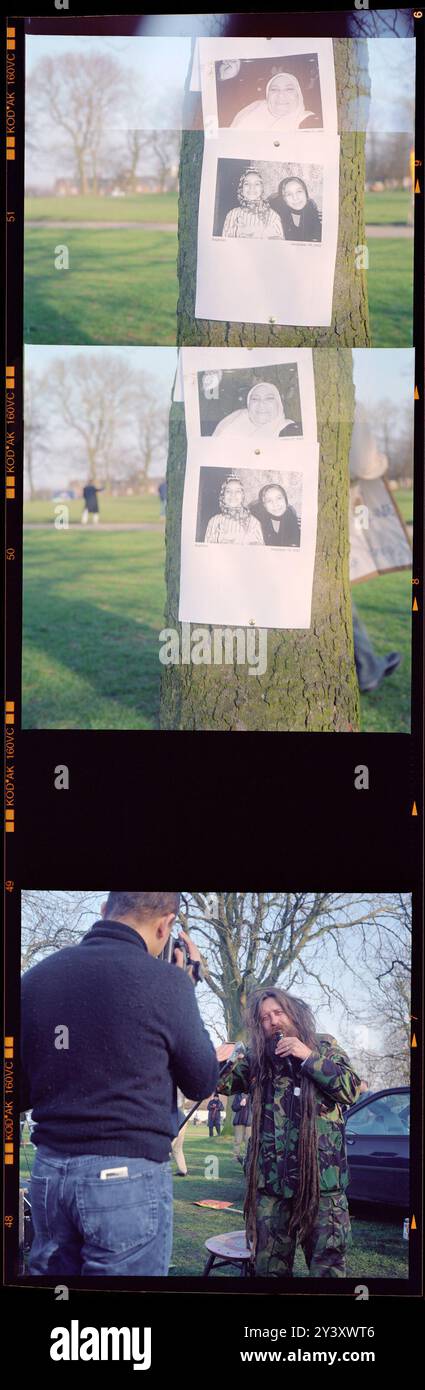 Arbres commémorant les soldats tombés dans la zone réservée à l'abattage par le conseil municipal d'Amey/Sheffield. Des arbres sains sont « remplacés » dans le cadre du contrat PFI « Streets Ahead » Highways, géré par Amey Plc pour le compte du conseil municipal de Sheffield. STAG est un «groupe parapluie» politique non-parti de groupes locaux d'action des arbres qui ont vu le jour dans toute la ville afin de s'opposer à l'abattage. Banque D'Images