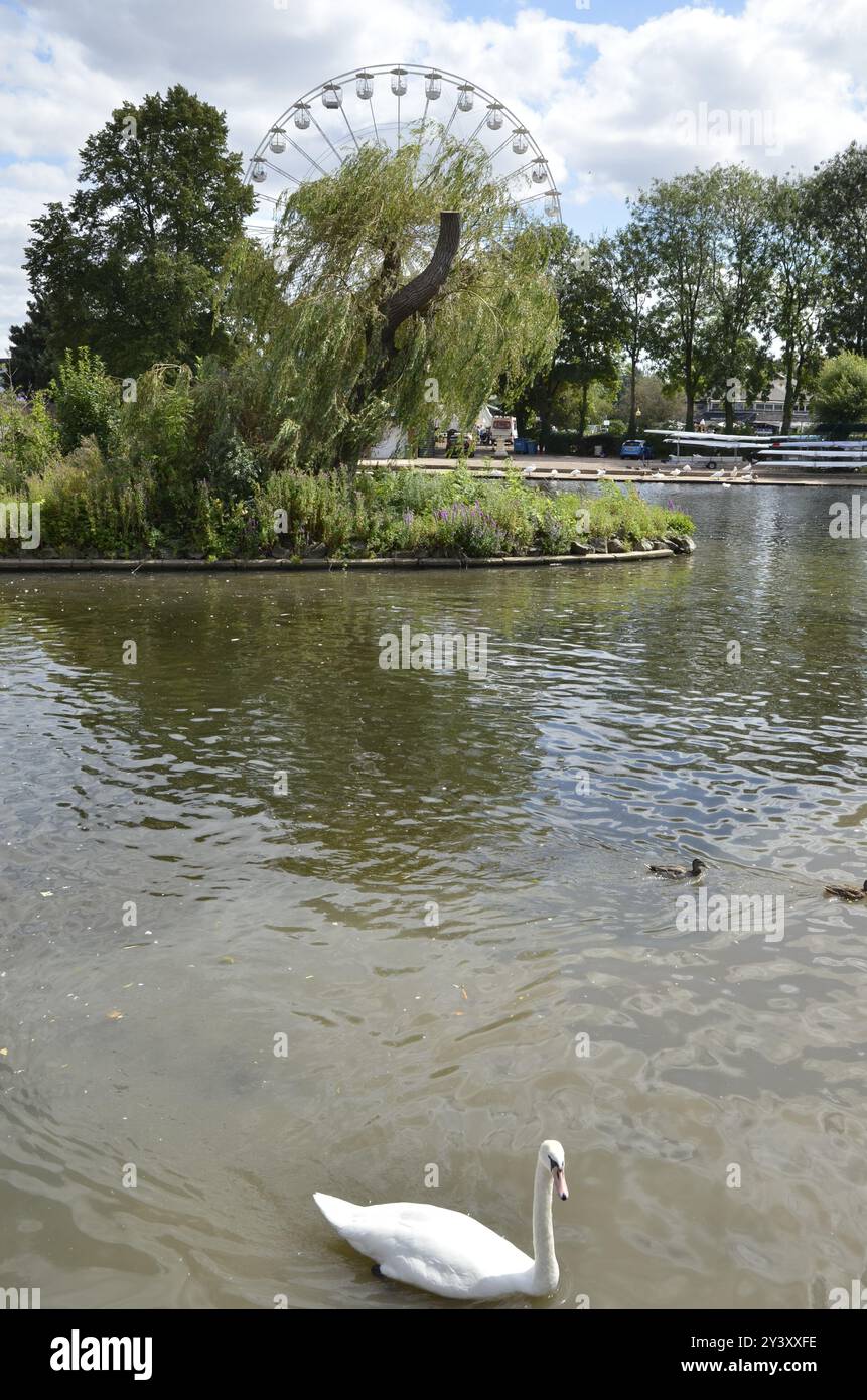 La rivière Avon à Stratford upon Avon dans le Warwickshire Banque D'Images