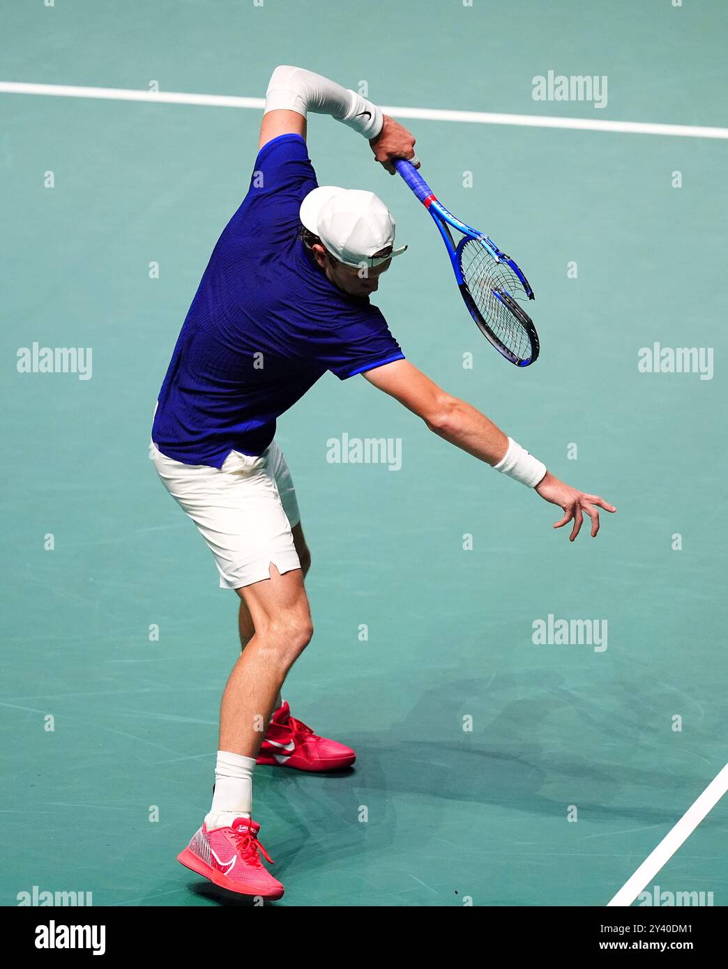 Jack Draper de Grande-Bretagne écrase une raquette lors du match de finale de la phase de groupes de la Coupe Davis à l'AO Arena de Manchester. Date de la photo : dimanche 15 septembre 2024. Banque D'Images