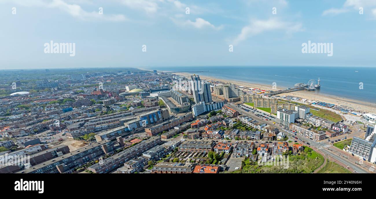 Panorama aérien depuis la jetée de Scheveningen sur la mer du Nord aux pays-Bas Banque D'Images