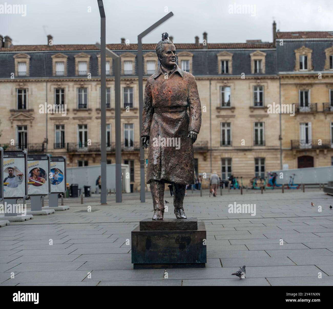 Statue de Jacques Chaban Delmas, ancien maire de Bordeaux et membre de la résistance, sculpteur Jean Cardot. Banque D'Images