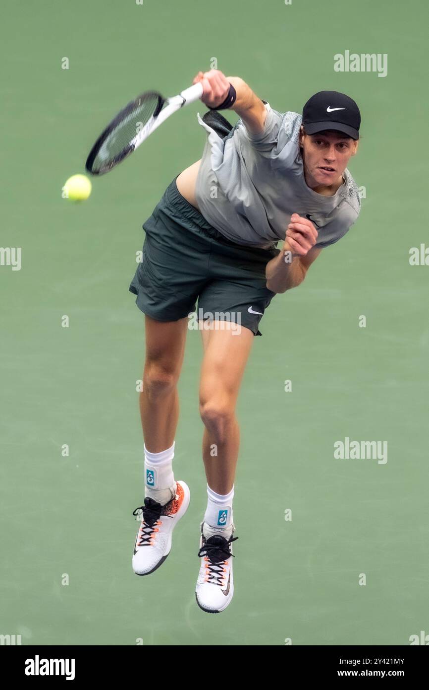 Jannik Sinner (ITA) participe à la finale masculine en simple à l'US Open de tennis 2024. Banque D'Images