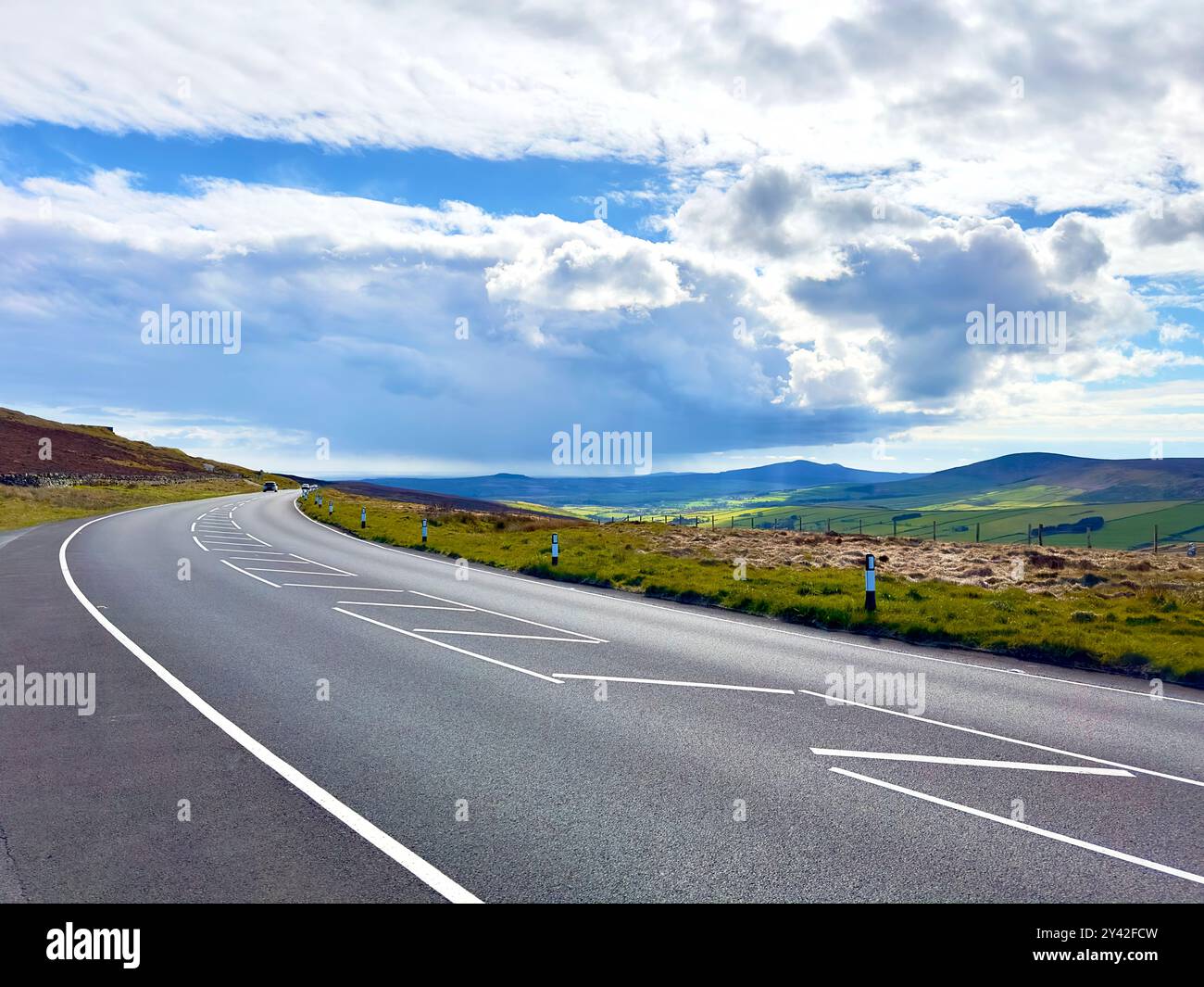 La route de montagne traversant l'île de Man fait partie du parcours des célèbres courses annuelles de moto de Manx TT et Grand Prix Banque D'Images