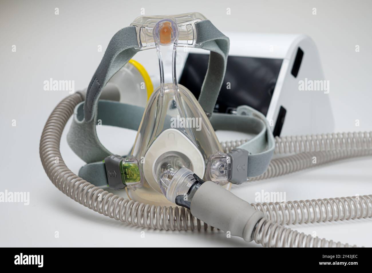 Appareil CPAP avec masque et flexible, pour les personnes souffrant d'apnée du sommeil, insuffisance respiratoire, ou trouble respiratoire Banque D'Images