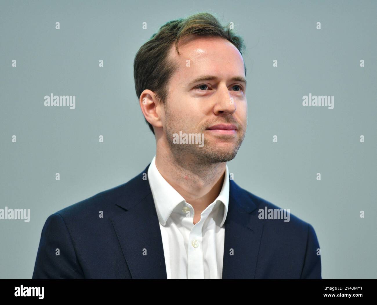 Der 33. Deutsche EDV-Gerichtstag findet am Donnerstag 12.09.2024 an der Universität des Saarlandes in Saarbrücken statt. IM Bild : Podiumsdiskussion mit Dr Florian Geissler, Fraunhofer Institute for cognitive Systems IKS München. *** La 33ème Journée allemande DES tribunaux INFORMATIQUES aura lieu le jeudi 12 09 2024 à l'Université de la Sarre à Saarbrücken dans le cadre de la table ronde avec le Dr Florian Geissler, Institut Fraunhofer pour les systèmes cognitifs IKS Munich bub Banque D'Images