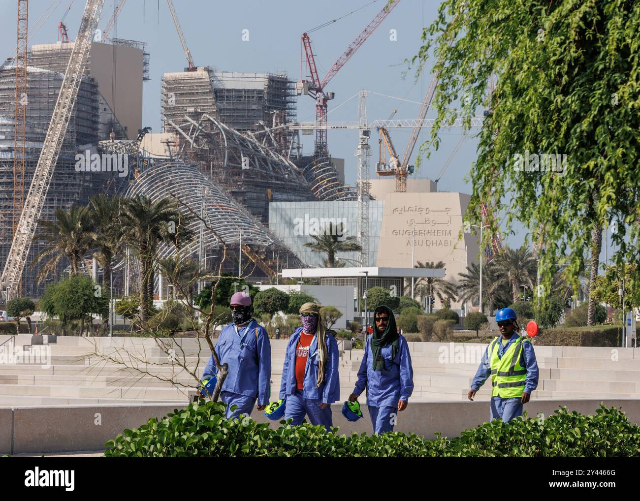 14 septembre 2024, Saint Ouen, Paris, France : le Guggenheim Abu Dhabi est un musée dont l'ouverture est prévue en 2025 à Abu Dhabi, la capitale de l'Émirat d'Abu Dhabi et des Émirats arabes Unis. Le bâtiment qui l'abritera a été conçu par l'architecte Frank Gehry, qui a également conçu le Guggenheim à Bilbao, et ses coûts de construction et d'équipement sont entièrement financés par l'Autorité du tourisme et du patrimoine d'Abu Dhabi. Sa superficie de â€‹ â€ › 30 000 m2 sera 25% plus grande que celle du musée de Bilbao, ce qui en fait le plus grand des musées de la Fondation Solomon R. Guggenheim (crédit image : © Sadak Banque D'Images