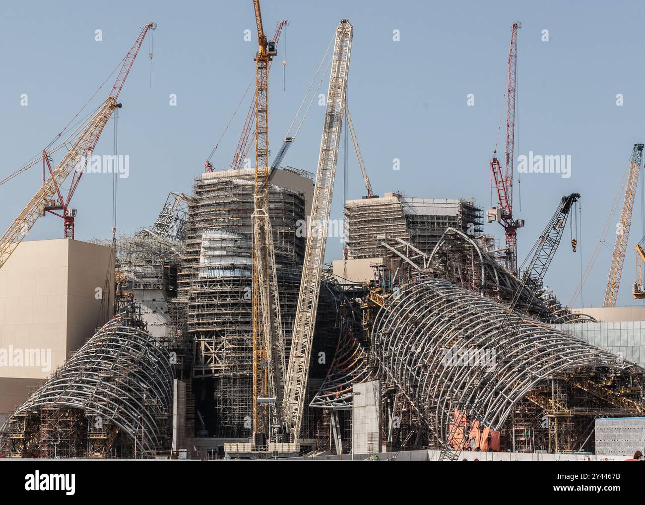 14 septembre 2024, Saint Ouen, Paris, France : le Guggenheim Abu Dhabi est un musée dont l'ouverture est prévue en 2025 à Abu Dhabi, la capitale de l'Émirat d'Abu Dhabi et des Émirats arabes Unis. Le bâtiment qui l'abritera a été conçu par l'architecte Frank Gehry, qui a également conçu le Guggenheim à Bilbao, et ses coûts de construction et d'équipement sont entièrement financés par l'Autorité du tourisme et du patrimoine d'Abu Dhabi. Sa superficie de â€‹ â€ › 30 000 m2 sera 25% plus grande que celle du musée de Bilbao, ce qui en fait le plus grand des musées de la Fondation Solomon R. Guggenheim (crédit image : © Sadak Banque D'Images