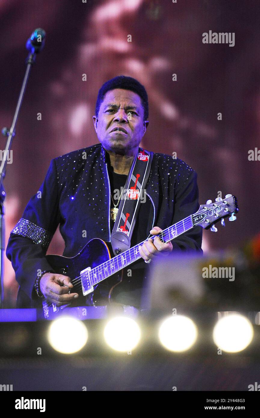 PHOTOS DE FICHIER : ROYAUME-UNI. 12 septembre 2015. LONDRES, ANGLETERRE - 12 SEPTEMBRE : Tito Jackson de 'The Jacksons' jouant à BBC Proms in the Park, Hyde Park le 12 septembre 2015 à Londres, Angleterre. CAP/Mar © Martin Harris/Capital Pictures crédit : Capital Pictures/Alamy Live News Banque D'Images