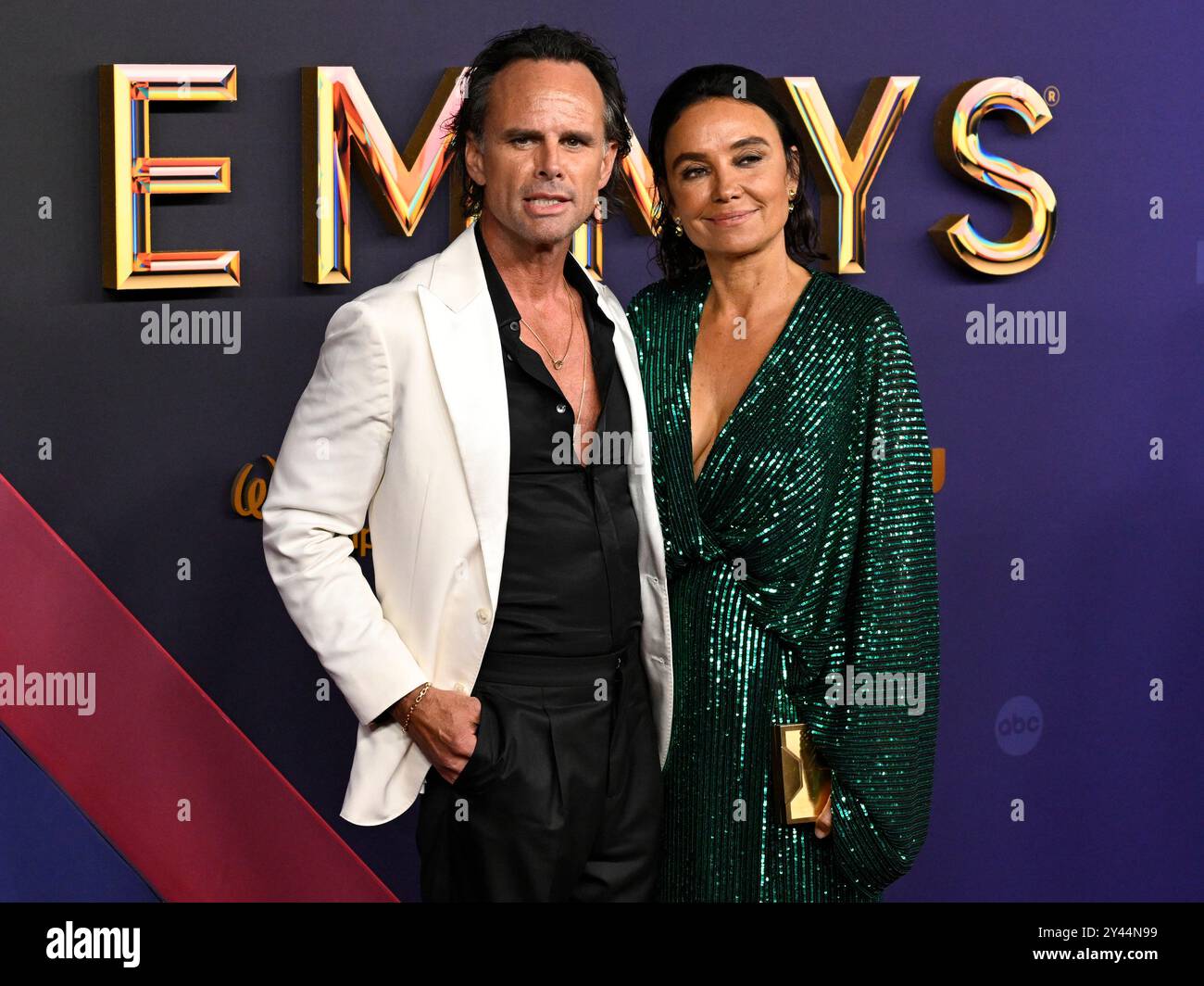 Los Angeles, États-Unis. 15 septembre 2024. Walton Goggins et Nadia Conners arrivent pour la 76e édition des Primetime Emmy Awards au Peacock Theater de Los Angeles le dimanche 15 septembre 2024. Photo de Alex Gallardo/UPI. Crédit : UPI/Alamy Live News Banque D'Images