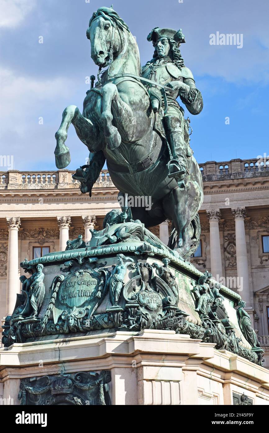 Statue équestre en bronze du prince Eugène de Savoie, aidée à lever le siège de Vienne en 1683, érigée en 1859, sculpteur Anton Dominik Fernkorn, Heldenplatz, Banque D'Images