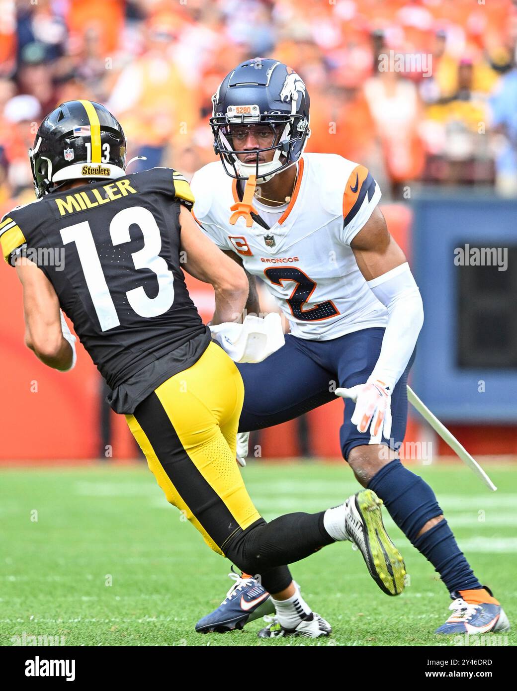 15 septembre 2024 : Pat Surtain II (2), cornerback des Broncos de Denver, défend Scotty Miller (13), receveur des Pittsburgh Steelers, dans la première moitié du match de football entre les Broncos de Denver et les Steelers de Pittsburgh Derek Regensburger/CSM/Sipa USA. (Crédit image : © Derek Regensburger/Cal Sport Media/SIPA USA) crédit : SIPA US/Alamy Live News Banque D'Images