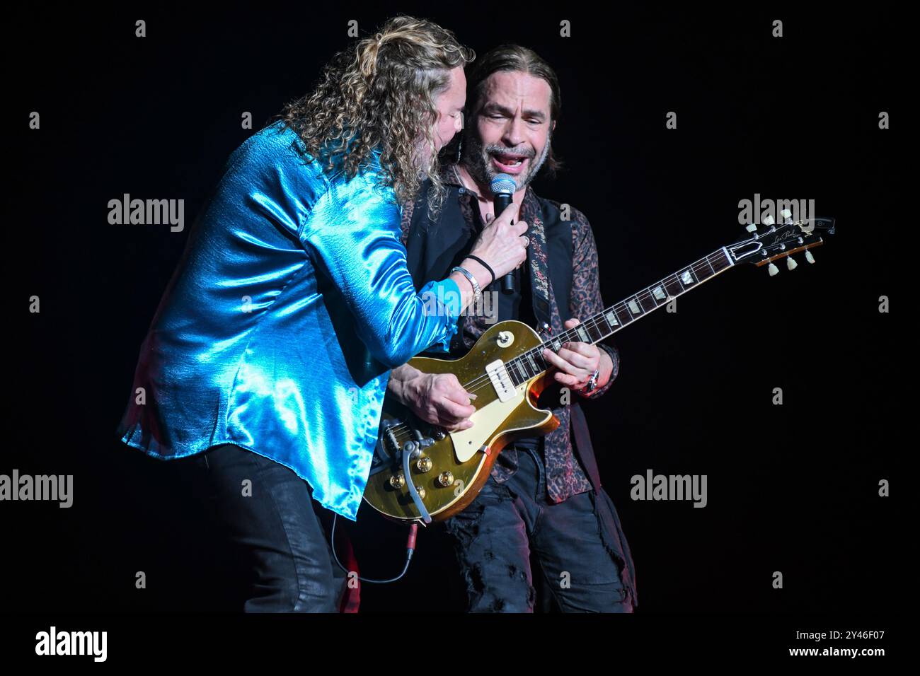 Maná : Fher Olvera (chant), Sergio Vallin (guitare) Banque D'Images