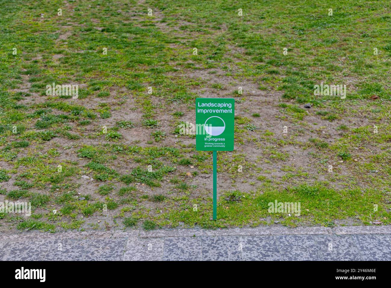 Aménagement paysager en cours panneau au parc municipal travailler vers une communauté plus verte Banque D'Images