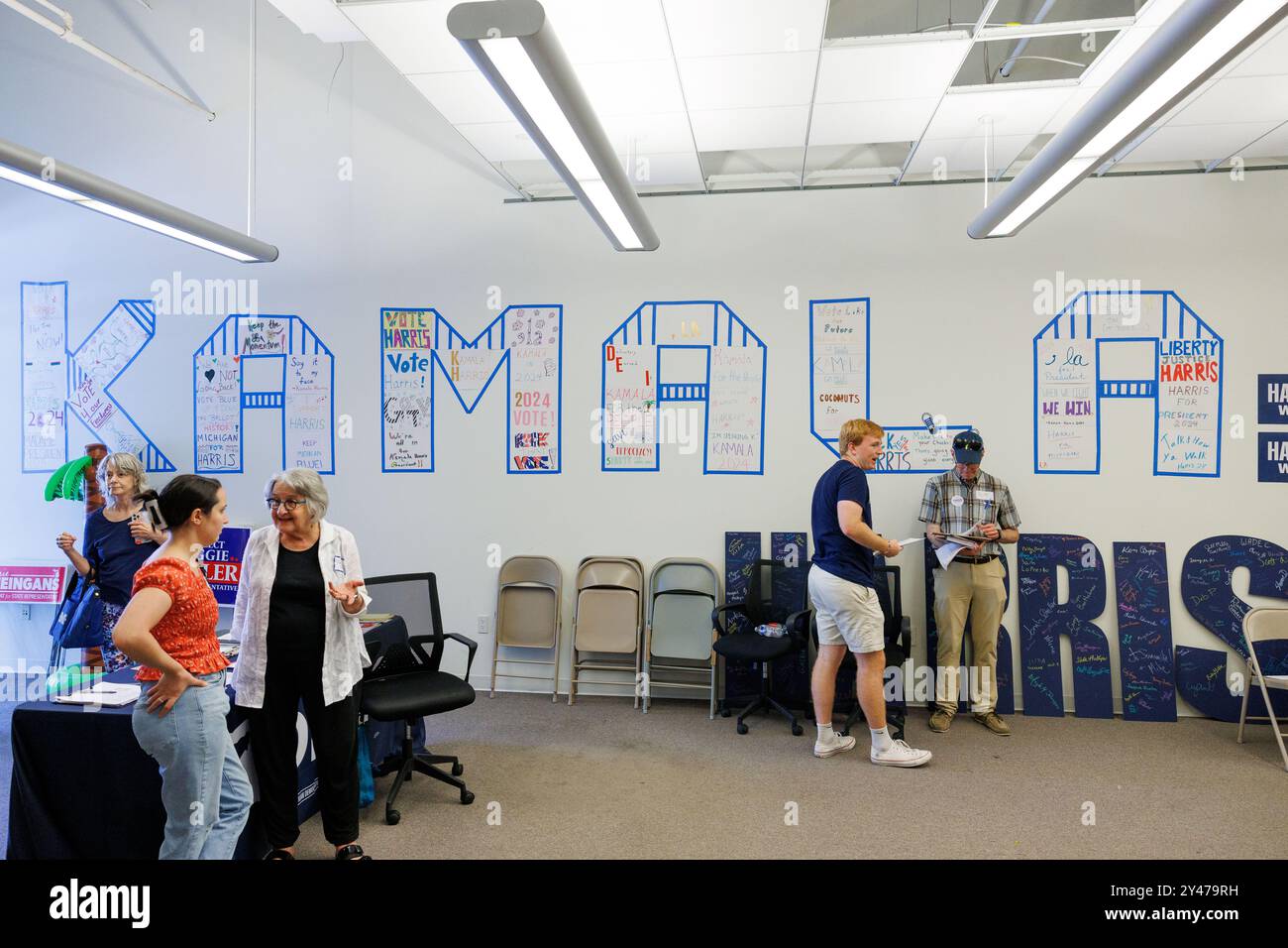 Ann Arbor, Michigan, États-Unis. 16 septembre 2024. Le mur d'un bureau où Jane Fonda a tenu un coup d'envoi pour la campagne du vice-président Kamala Harris à Ann Arbor, Michée, le 16 septembre 2024. (Crédit image : © Andrew Roth/ZUMA Press Wire) USAGE ÉDITORIAL SEULEMENT! Non destiné à UN USAGE commercial ! Crédit : ZUMA Press, Inc/Alamy Live News Banque D'Images