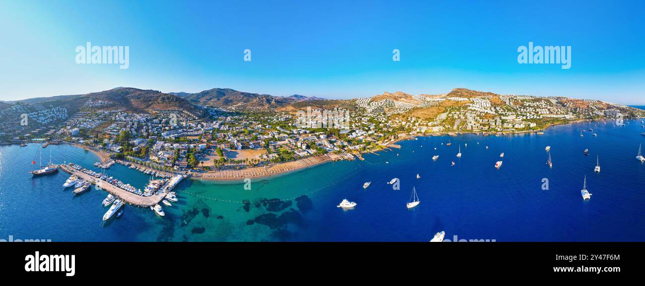 Gundogan Bay de Bodrum. Mugla, Turquie. Vue panoramique aérienne de Gundogan Bay. Tir par drone. Banque D'Images