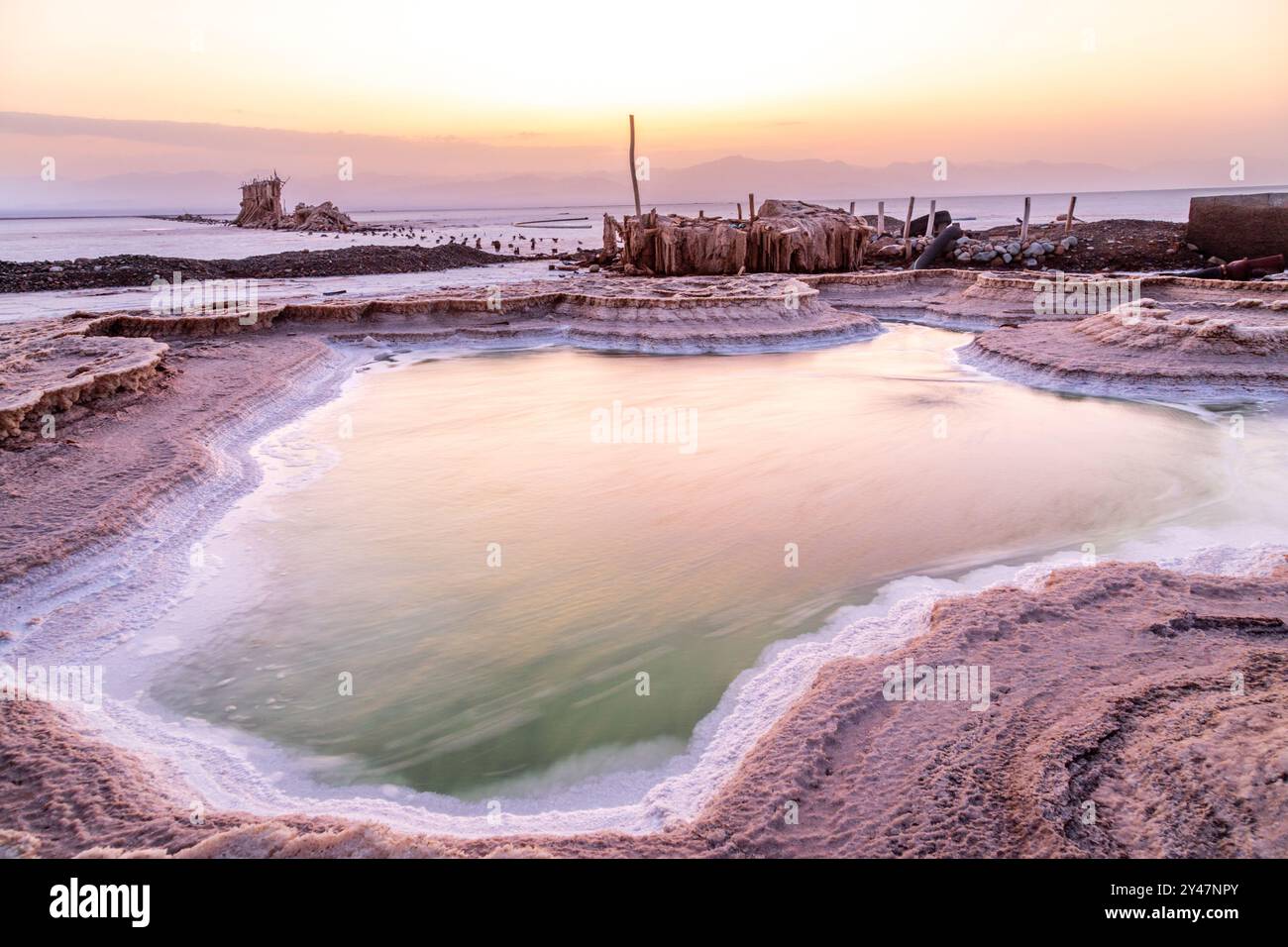 Lac Karum éthiopien, surface de source de mines de sel, désert de dépression de Danakil, région d'Afar, Ethiopie Banque D'Images