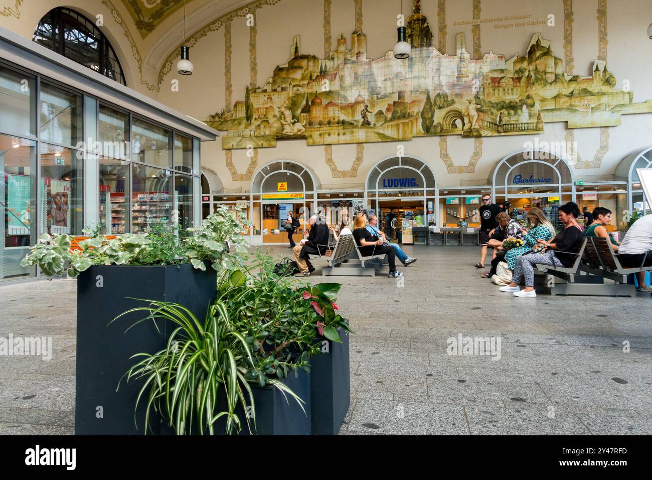 City Town District Railway Station Bahnhof Neustadt Dresde Saxe Allemagne Europe Allemand européen Banque D'Images
