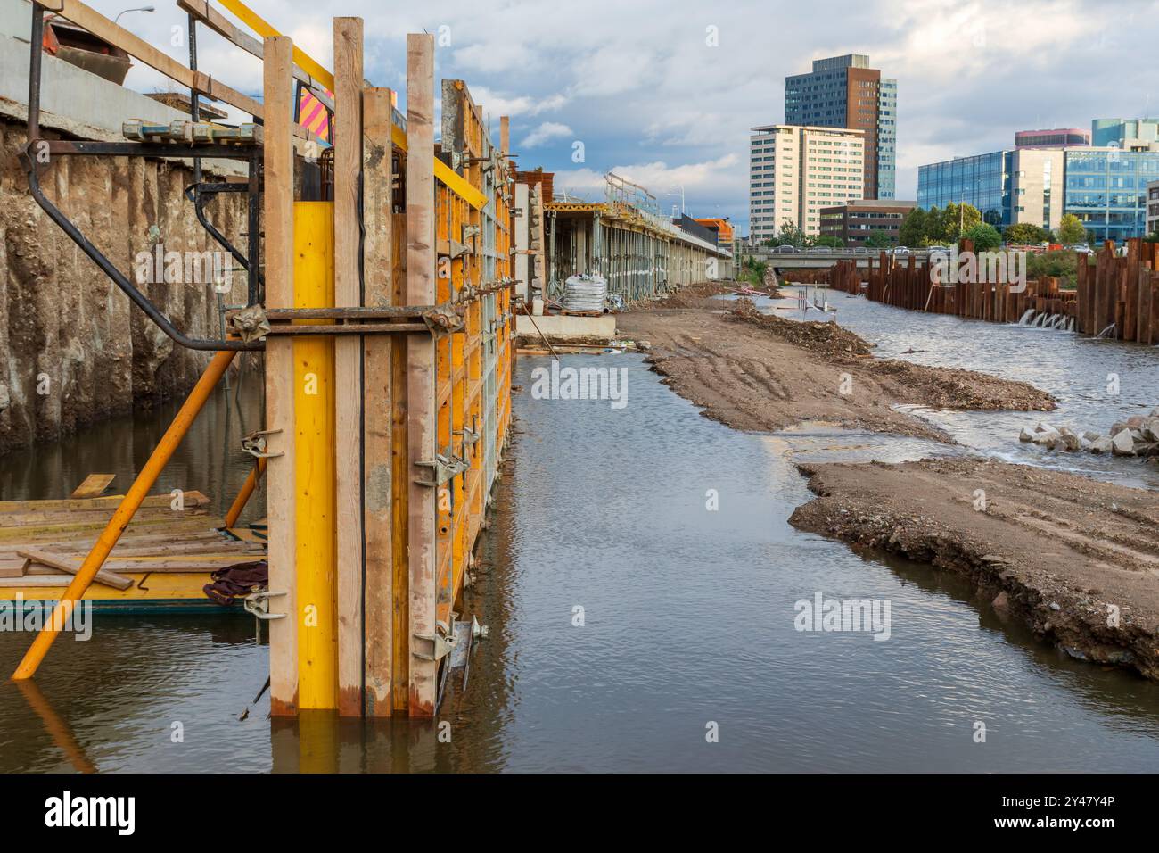 Mur d'inondation dans le bassin fluvial de Svratka, Brno, république tchèque, inondations après la tempête boris, 15 septembre 2024. Banque D'Images