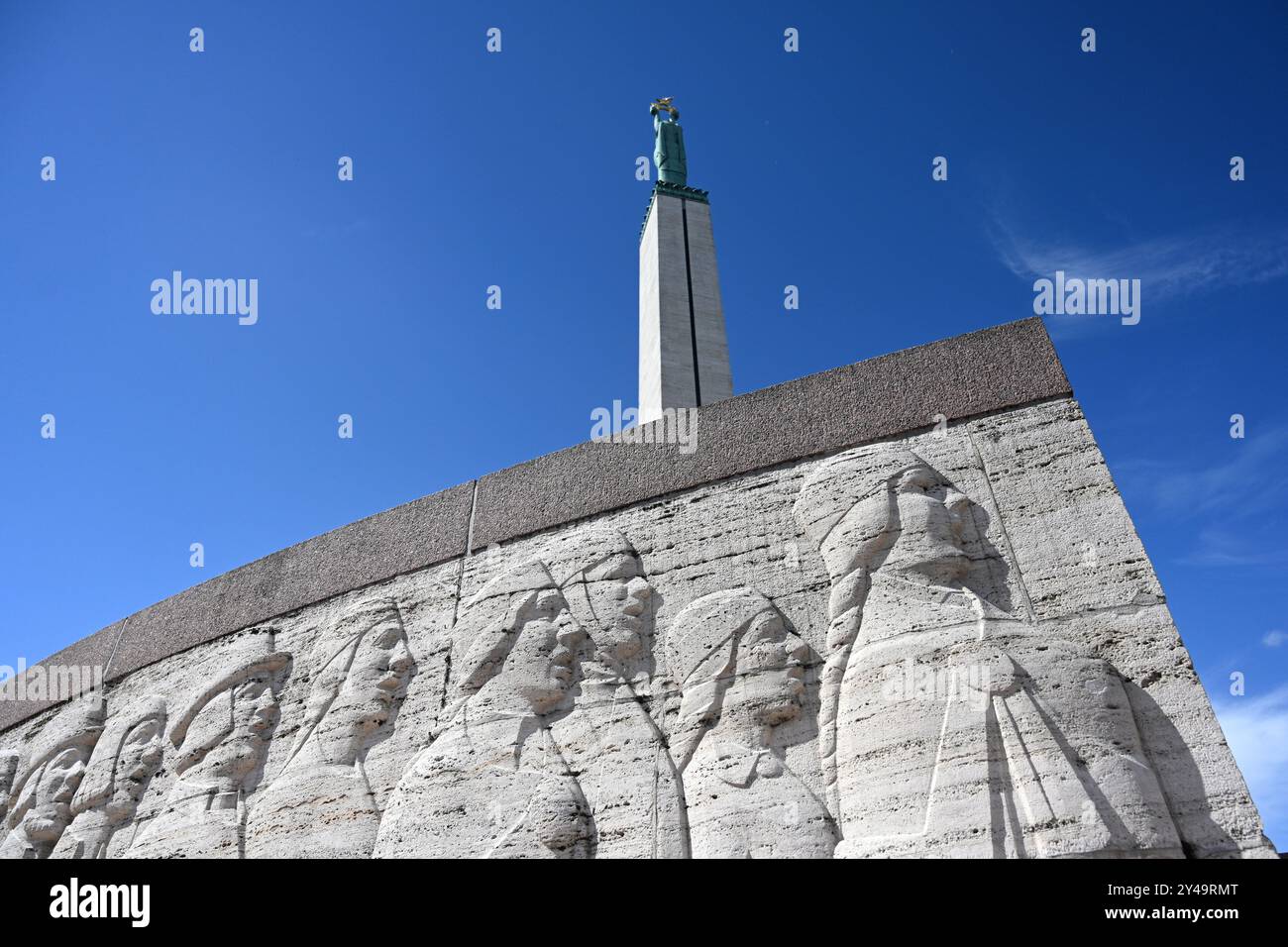 Riga, Lettonie - 23 juillet 2024 : le Monument de la liberté à Riga, en l'honneur des soldats tués pendant la guerre d'indépendance lettone (1918-1920). Banque D'Images