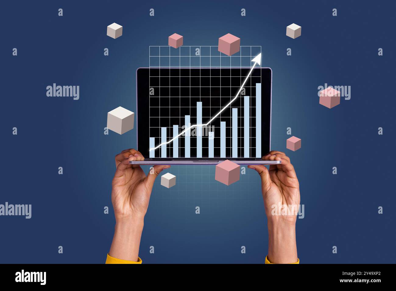 Collage de photos croquis de tendance composite de l'énorme main tenue portable miniature hologramme cyberspace affichage de statistiques futuristes commerce de flèche Banque D'Images