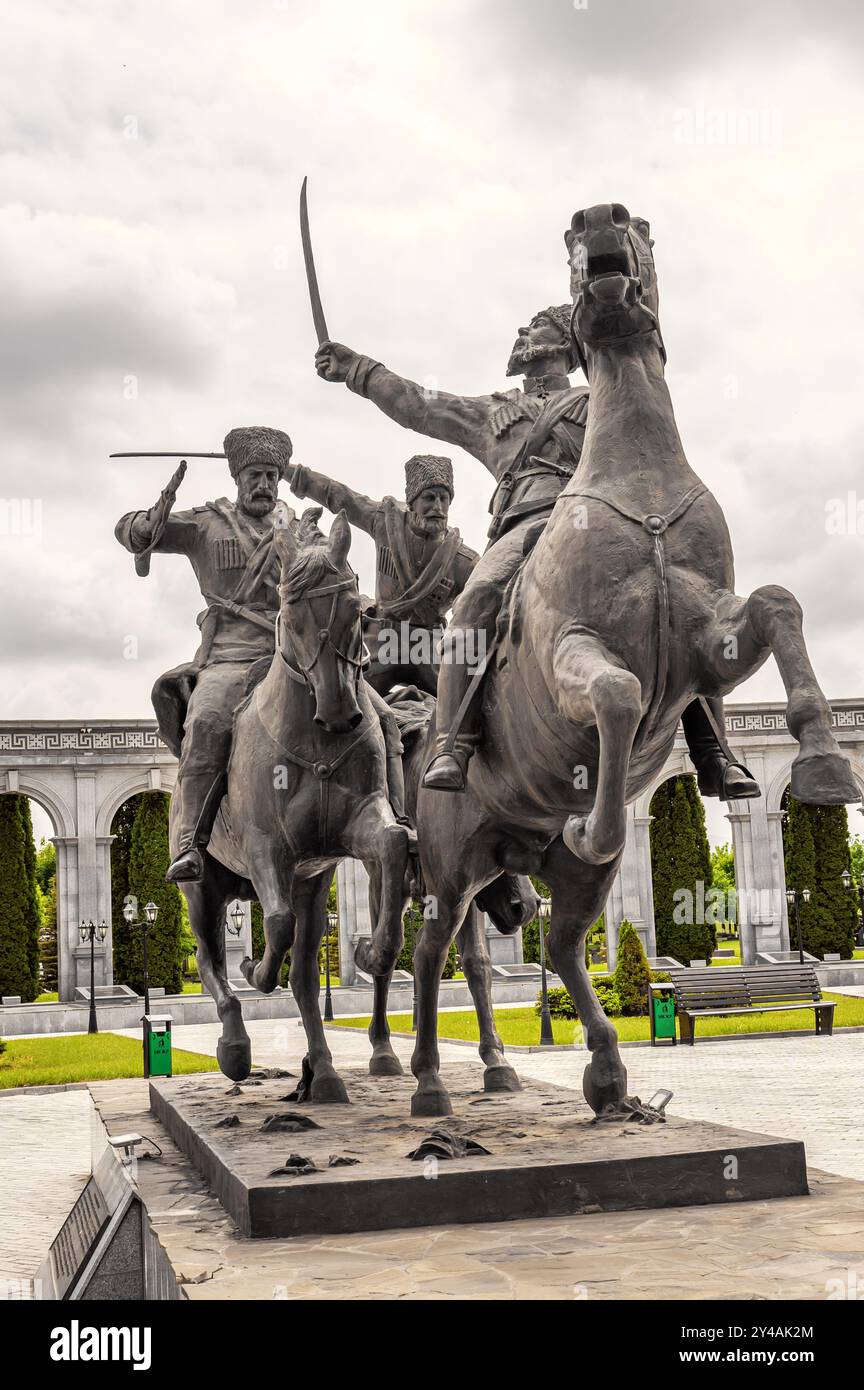 Nazran, Ingouchie, RUSSIE - 12 MAI 2024 : un monument équestre au régiment ingouche de la Division sauvage, qui faisait partie de l'Impérial russe Banque D'Images