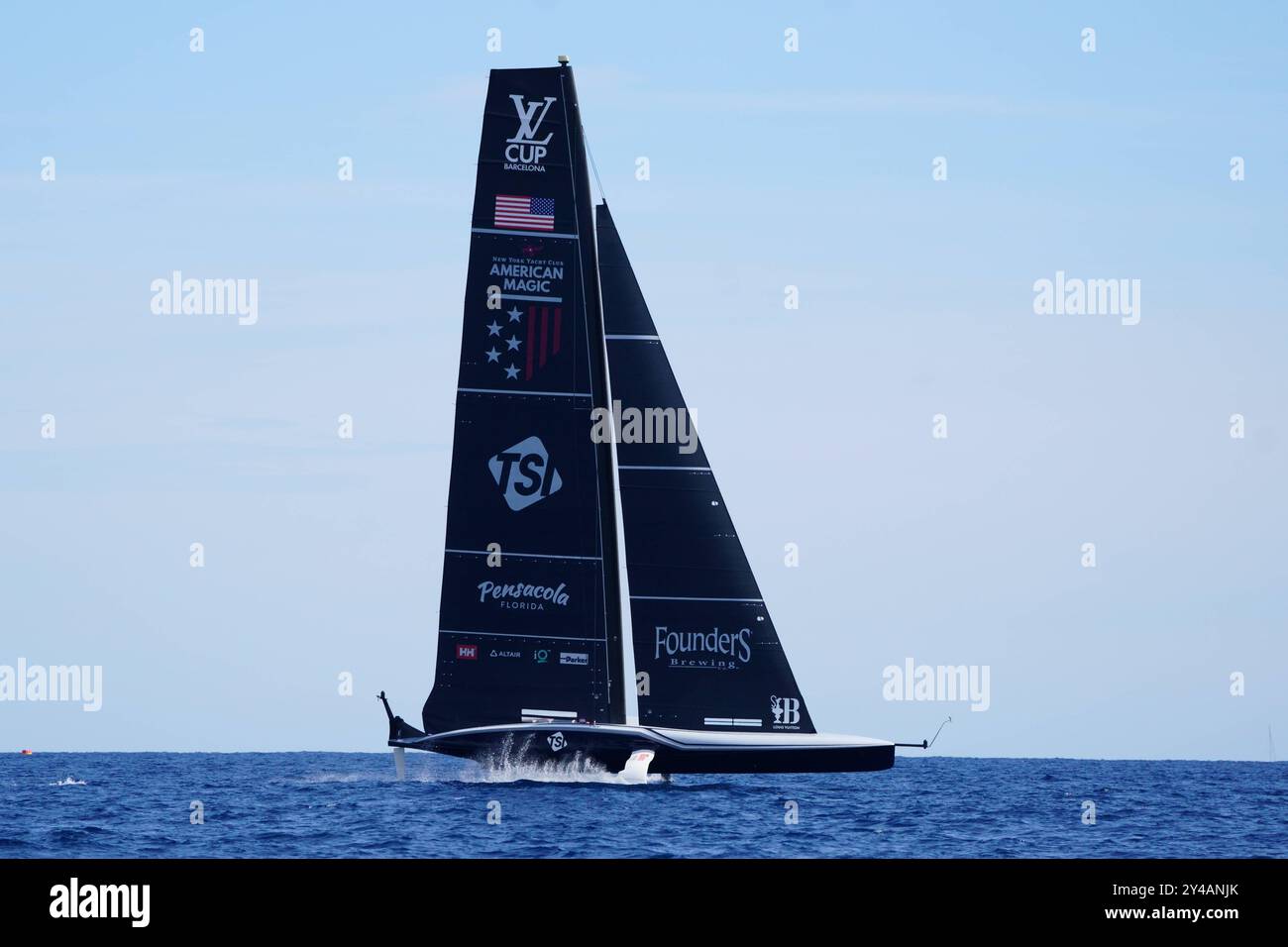 Barcelone, Espagne. 16 septembre 2024 ; Port de Barcelone, Catalogne, Espagne ; Coupe des Amériques 2024, Louis Vuitton Cup semi-final Yacht Race ; NYYC American Magic Credit : action plus Sports images/Alamy Live News Banque D'Images