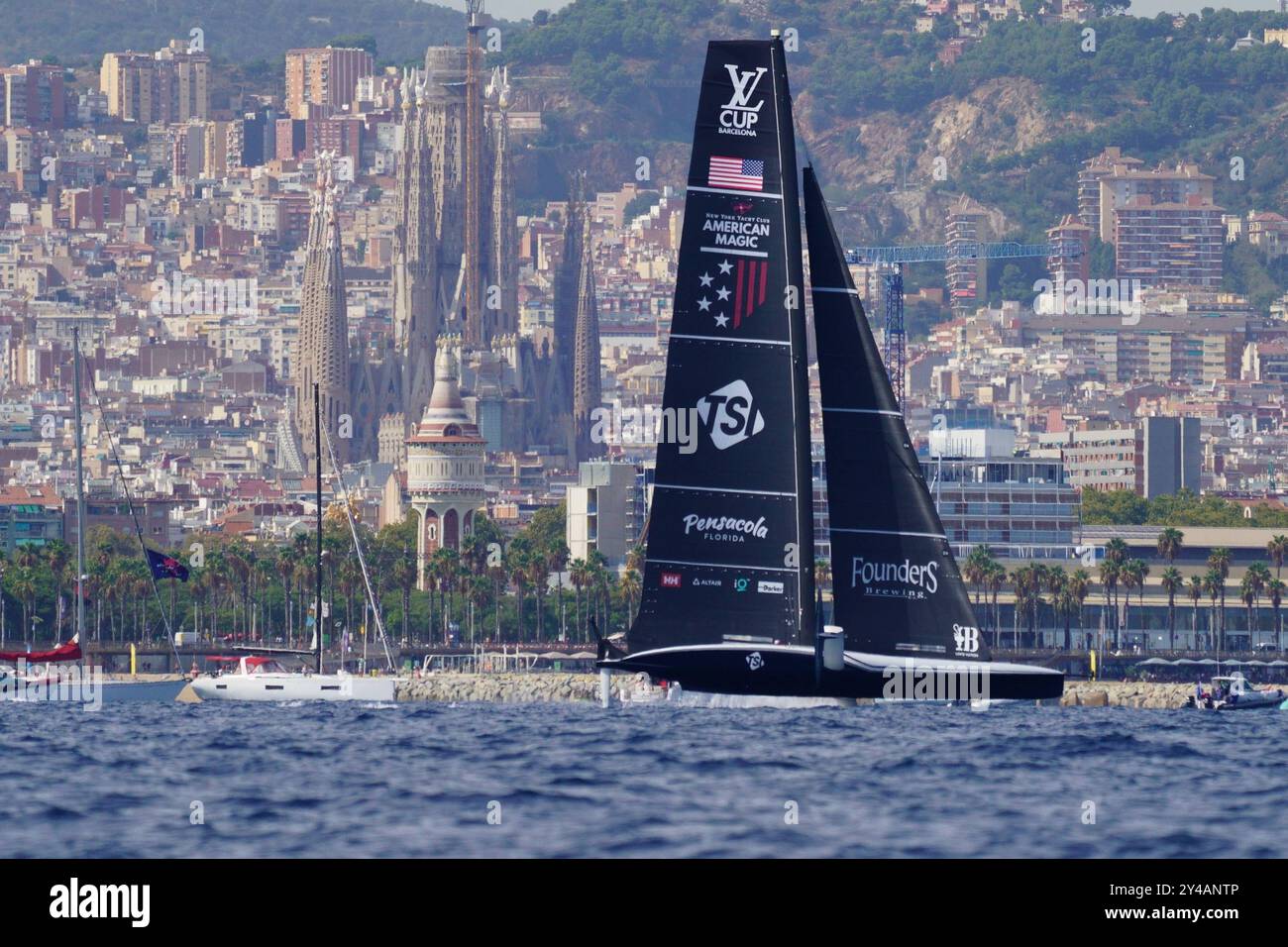 Barcelone, Espagne. 16 septembre 2024 ; Port de Barcelone, Catalogne, Espagne ; Coupe des Amériques 2024, Louis Vuitton Cup semi-final Yacht Race ; NYYC American Magic Credit : action plus Sports images/Alamy Live News Banque D'Images