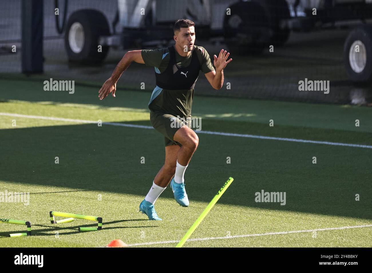 Rodri de Manchester City lors de la conférence de presse de l'UEFA Champions League Manchester City contre Inter Milan au stade Etihad, Manchester, Royaume-Uni, le 17 septembre 2024 (photo Mark Cosgrove/News images) Banque D'Images