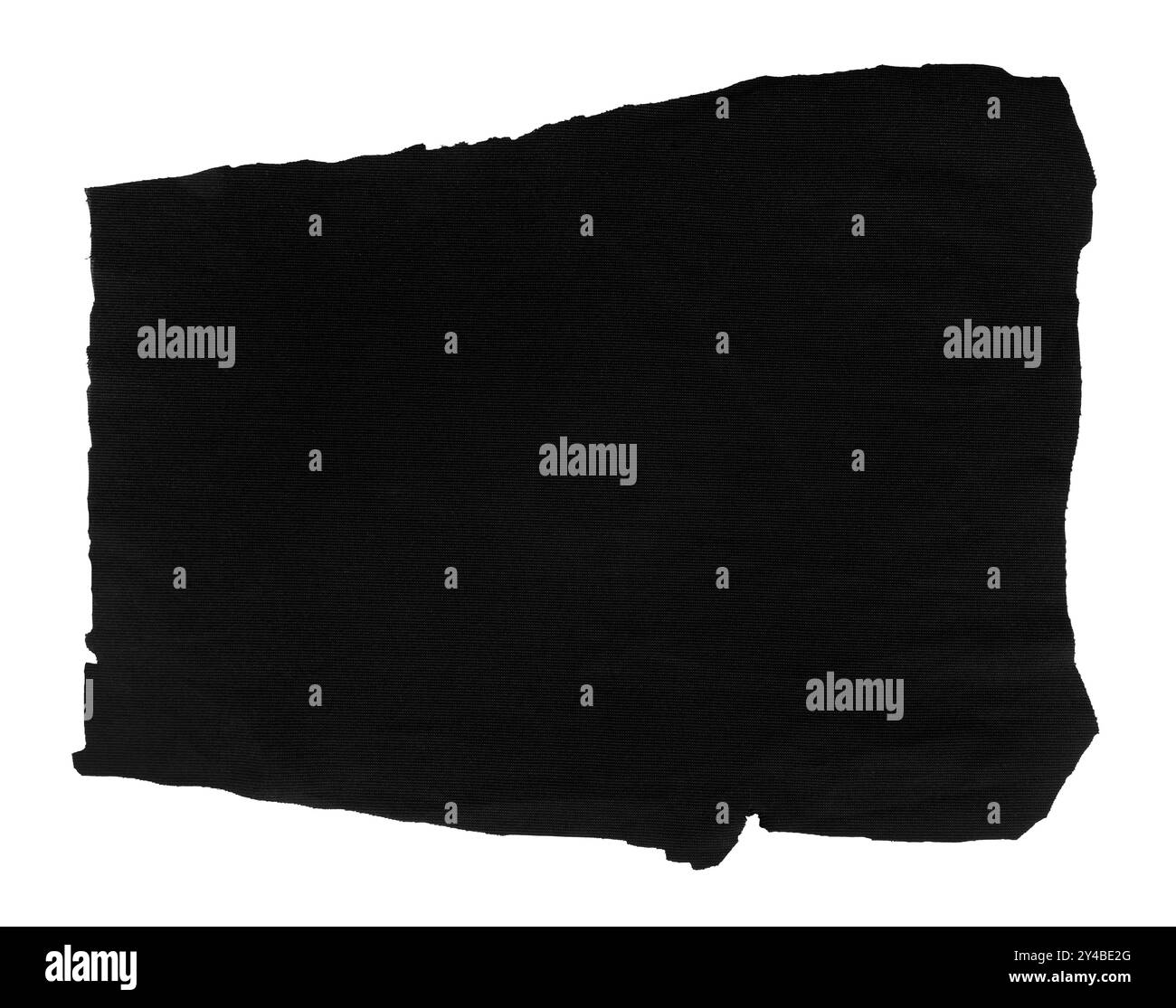 Un morceau de tissu noir déchiré sur un fond blanc. Isolat textile Banque D'Images