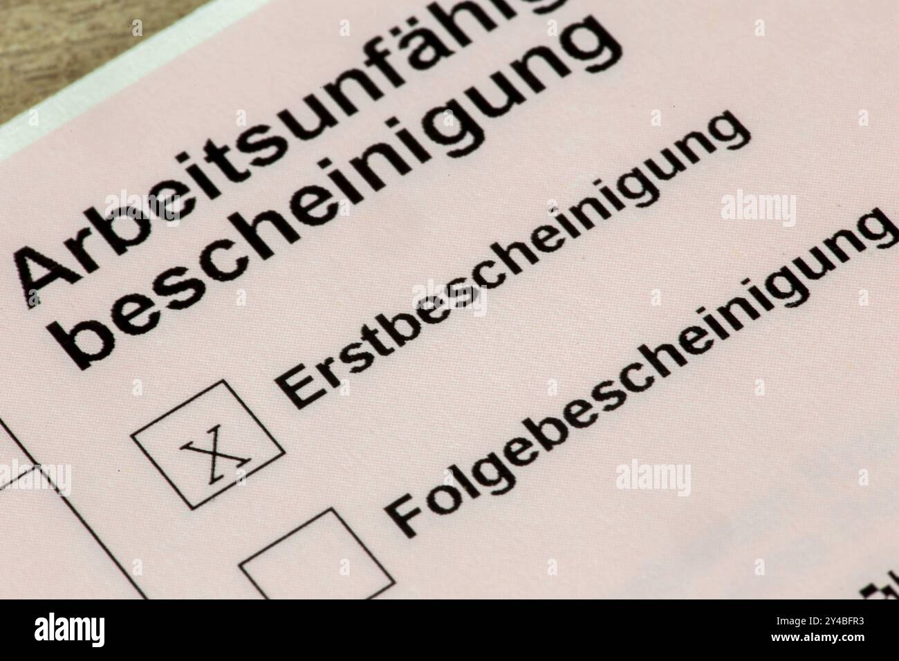 Nahaufnahme einer Arbeitsunfähigkeitsbescheinigung *** gros plan d'un certificat d'incapacité de travail Copyright : xUdoxHerrmannx Banque D'Images