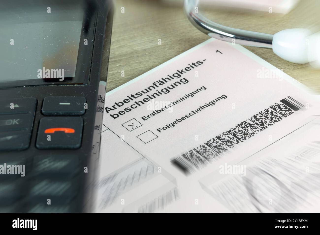 Nahaufnahme einer Arbeitsunfähigkeitsbescheinigung *** gros plan d'un certificat d'incapacité de travail Copyright : xUdoxHerrmannx Banque D'Images