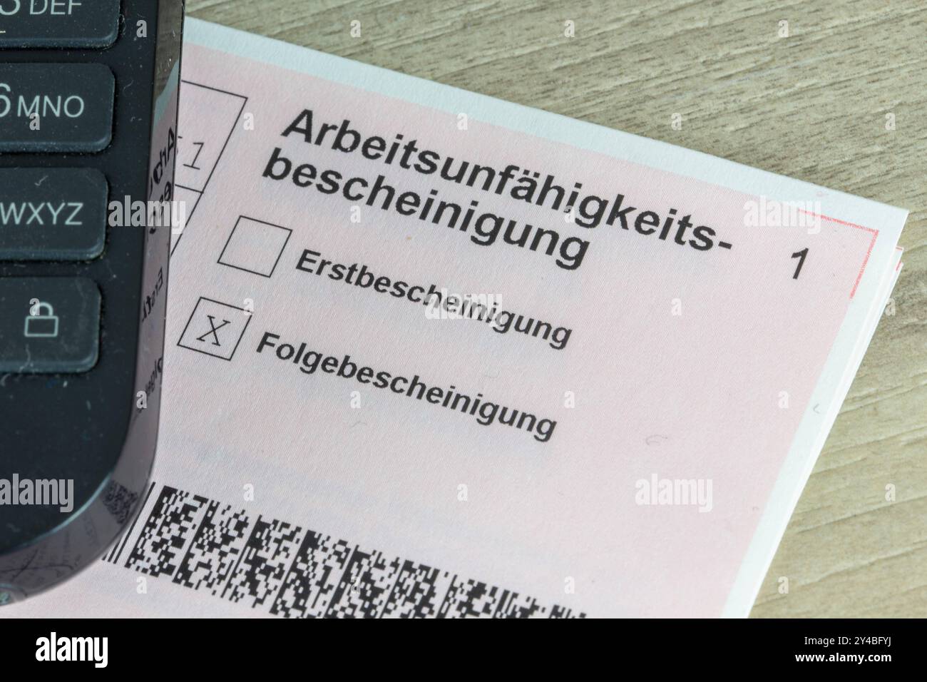 Nahaufnahme einer Arbeitsunfähigkeitsbescheinigung *** gros plan d'un certificat d'incapacité de travail Copyright : xUdoxHerrmannx Banque D'Images